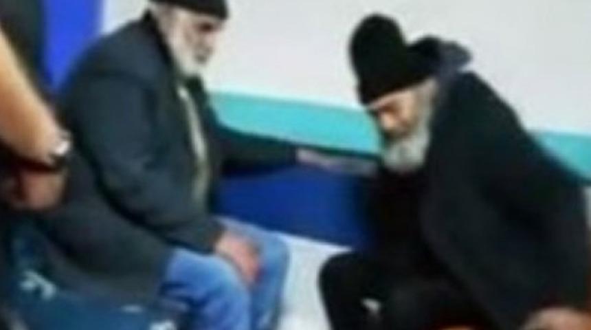 İzmir'de tepki &ccedil;eken evsizlerin hastaneden &ccedil;ıkarılması olayıyla ilgili a&ccedil;ıklama