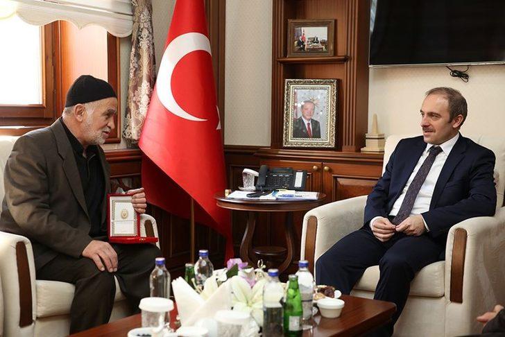 Kıbrıs Gazisi Mehmet Ozulu’ya Milli Mücadele Madalyası ve Beratı tevcih edildi G3