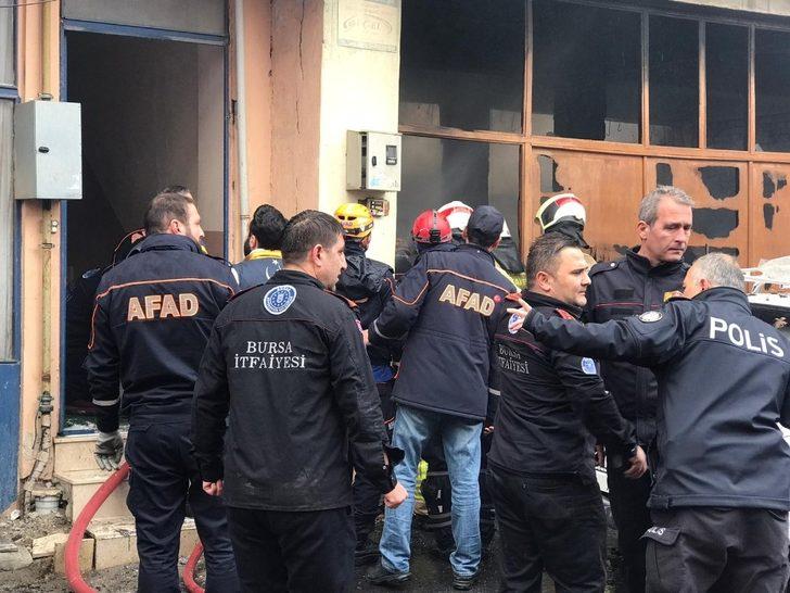 Bursa'da yangın! Yaşlı adam yanarak can verdi G3