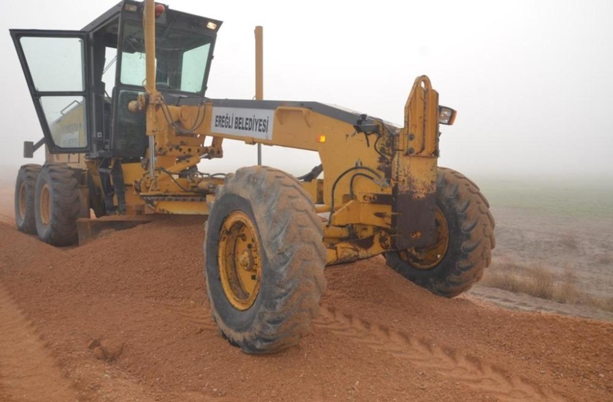 Ereğli Belediyesi yol bakım ve onarım &ccedil;alışmalarına devam ediyor