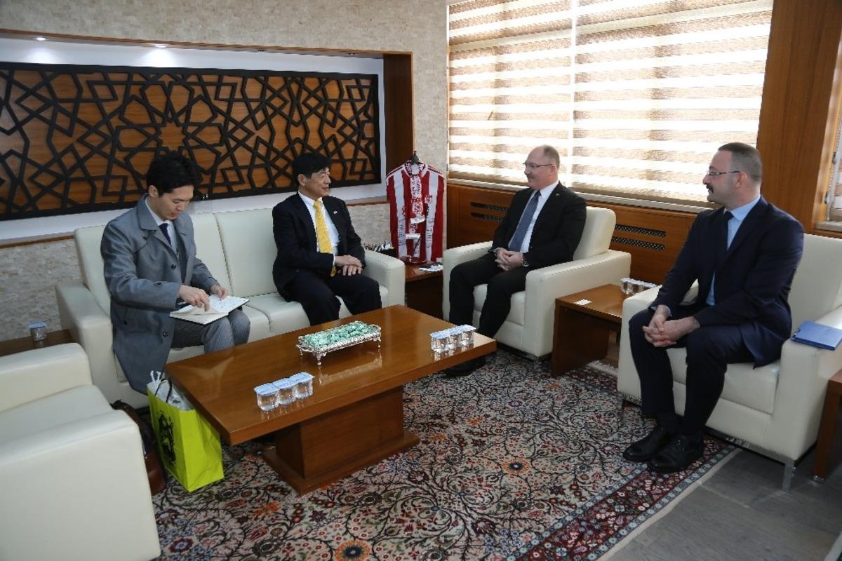 Sivasspor&rsquo;un başarısına Japon b&uuml;y&uuml;kel&ccedil;i de kayıtsız kalmadı