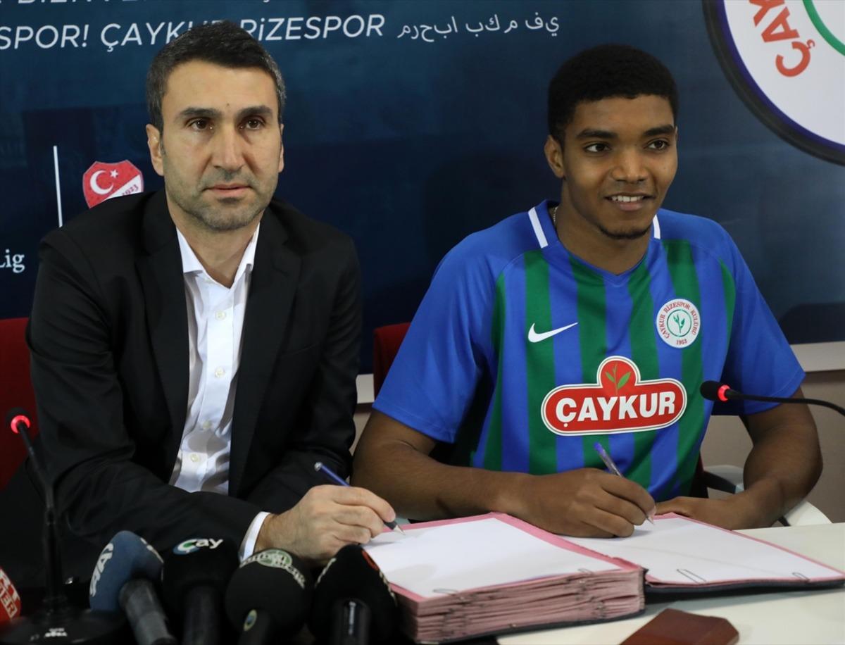 &Ccedil;aykur Rizespor'da &ccedil;ifte imza