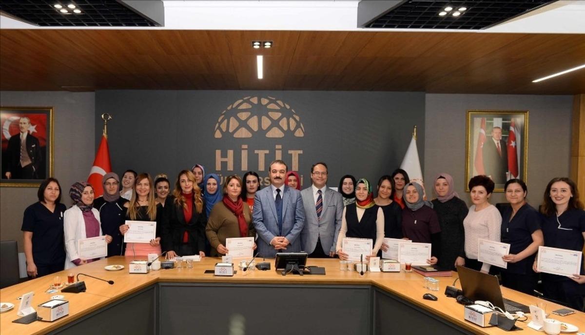 Hitit &Uuml;niversitesi&rsquo;nden ebe ve hemşirelere doğum ko&ccedil;luğu eğitim
