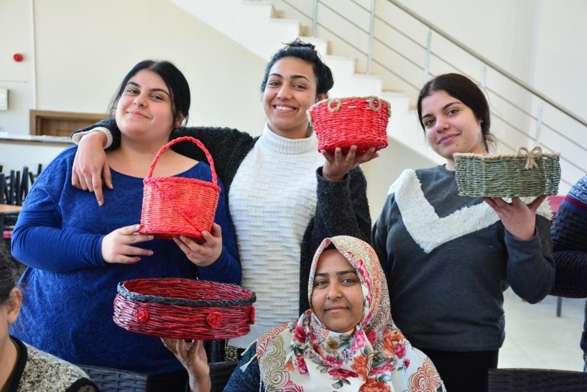Torbalı&rsquo;da a&ccedil;ılan meslek fabrikası ilk meyvelerini verdi