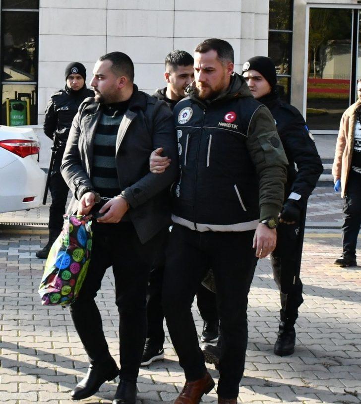 Manisa’nın Akhisar ilçesinde otel odasına uyuşturucu operasyonu G5