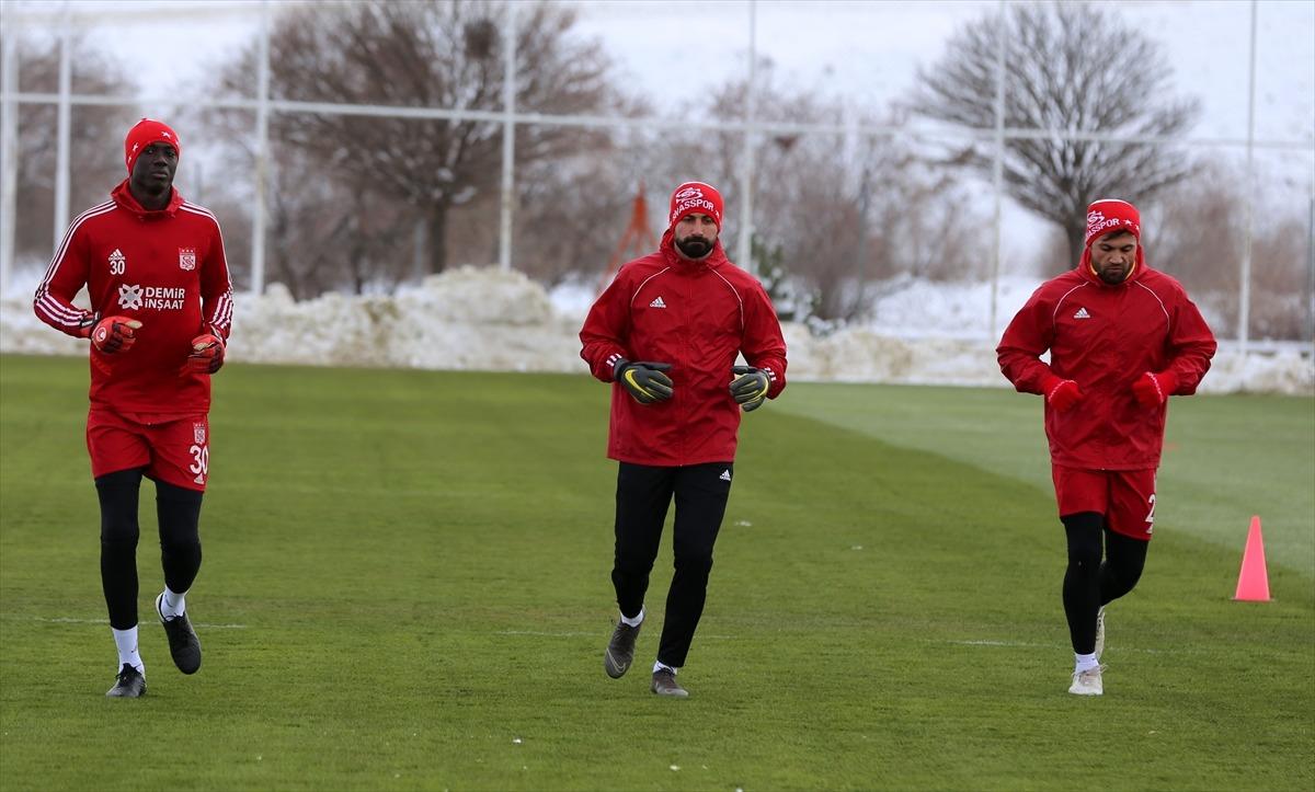 Lider Sivasspor kalan ma&ccedil;larını final olarak g&ouml;r&uuml;yor