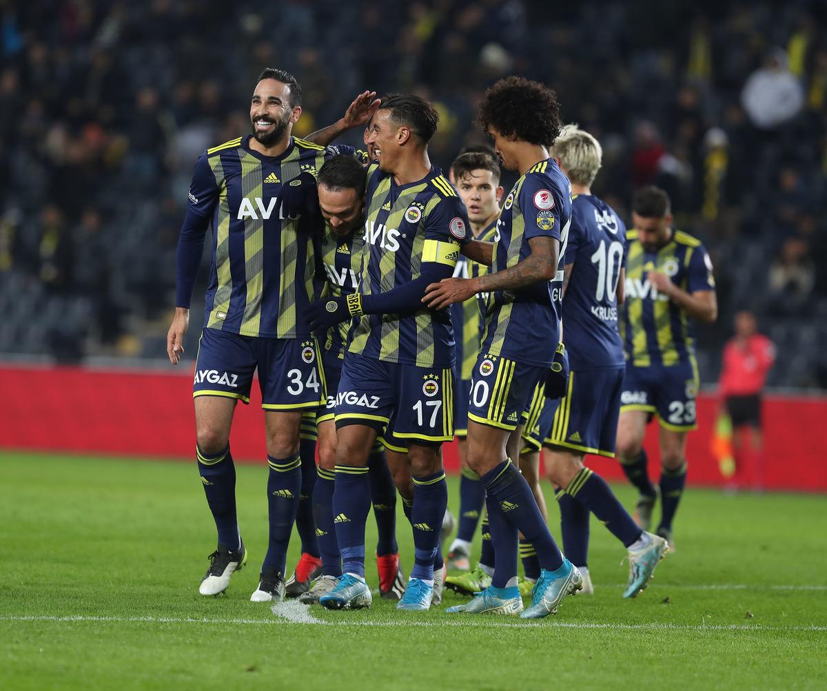 Fenerbah&ccedil;e, ZTK&rsquo;da &ccedil;eyrek finale y&uuml;kseldi