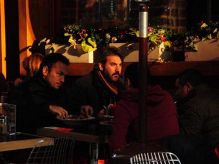 Ali Sunal çatal fırlattı G2