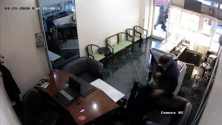 Kara çarşaflı soyguncuyu esnaf etkisiz hale getirdi! O anlar kamerada G1