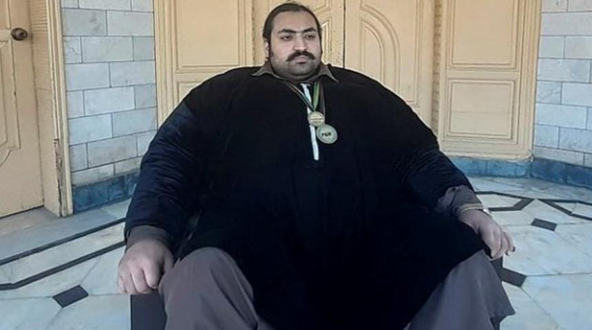 450 kiloluk 'Pakistanlı Hulk' eş arıyor ama bir şartı var!