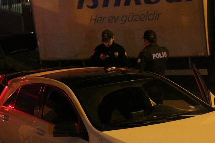 Beyoğlu'nda gece vakti silahlı çatışma: Yaralılar var G3