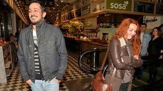 Sarp Apak tuvaleti ararken faka bastı