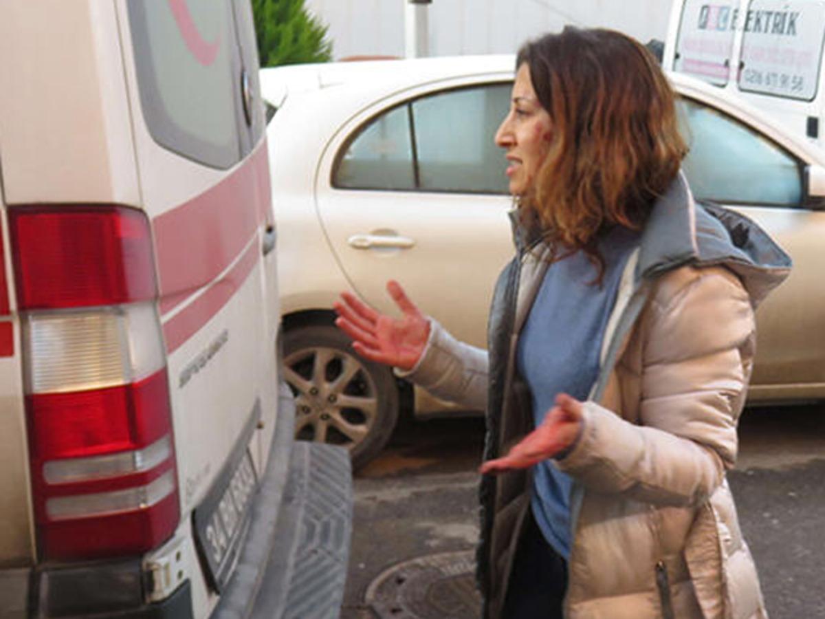 Ataşehir'de evinin &ouml;n&uuml;nde silahlı saldırıya uğradı! Babası sinir krizi ge&ccedil;irdi