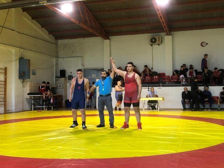 İlkadımlı güreşçiler dereceyle döndü G1