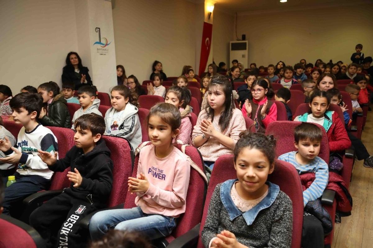 Bayraklı&rsquo;da &ccedil;ocuklara s&ouml;mestr eğlencesi