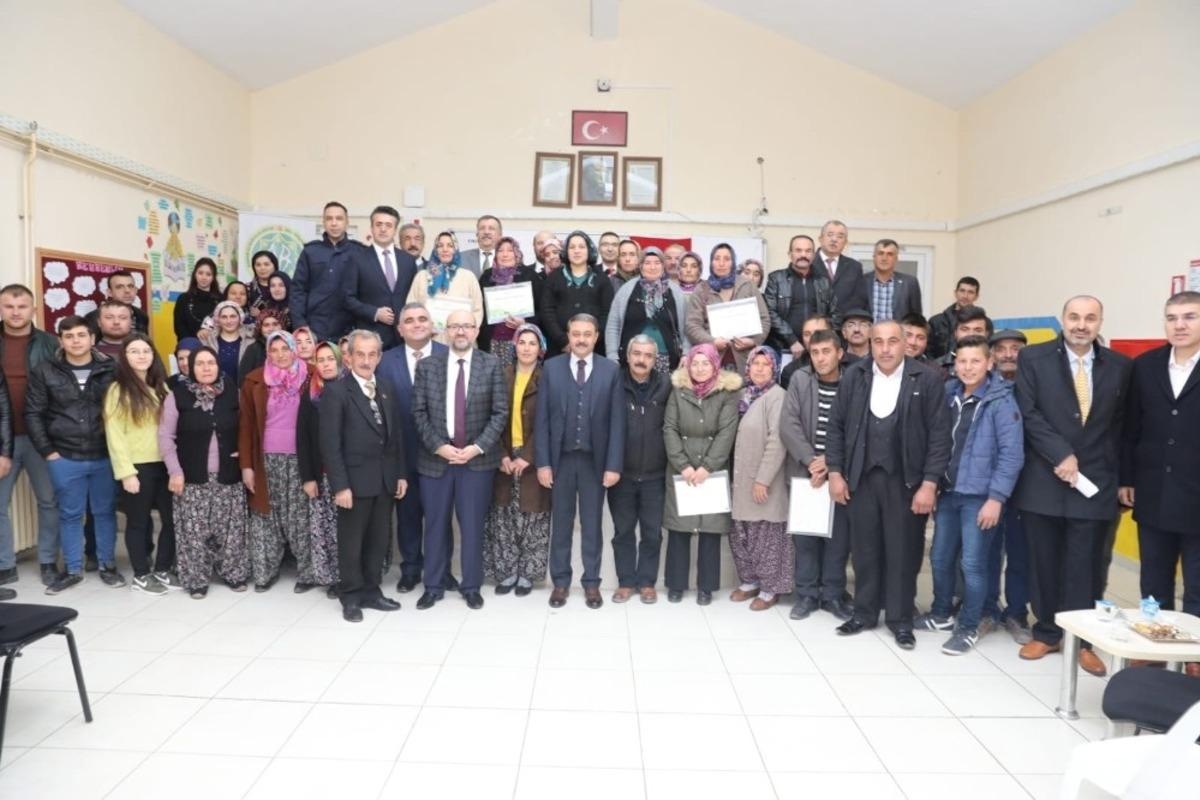 Burdur&rsquo;da s&uuml;r&uuml; y&ouml;netimi eğitimini tamamlayan &ccedil;ift&ccedil;ilere sertifika