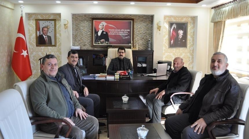 &Ccedil;atal&ccedil;eşme K&ouml;y&uuml; Derneği y&ouml;netiminden Kaymakam Coşkun&rsquo;a ziyaret
