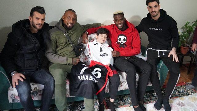 Gaziantep FK futbolcuları Enes’in hayalini gerçekleştirdi