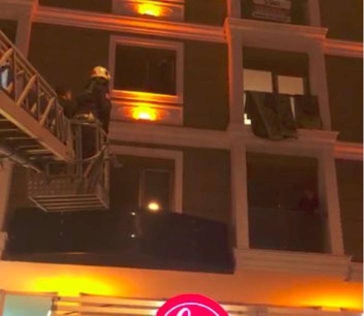 Polisin kumar baskınında panikleyince kaçtığı balkonda mahsur kaldı G2