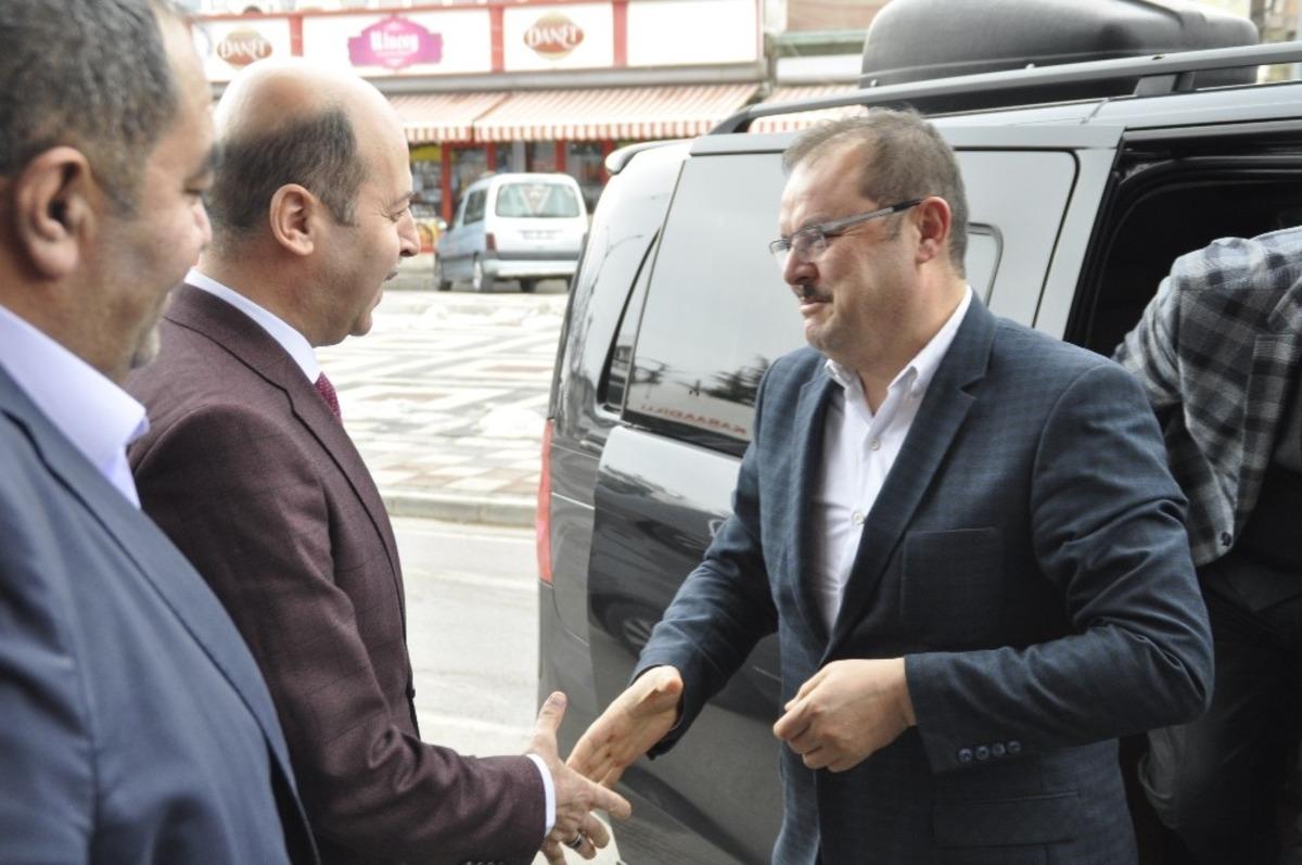 AK Parti Genel Merkez Yerel Y&ouml;netimler B&ouml;lge Sorumlusu Abdurrahman &Ouml;z&rsquo;&uuml;n Şuhut ziyareti