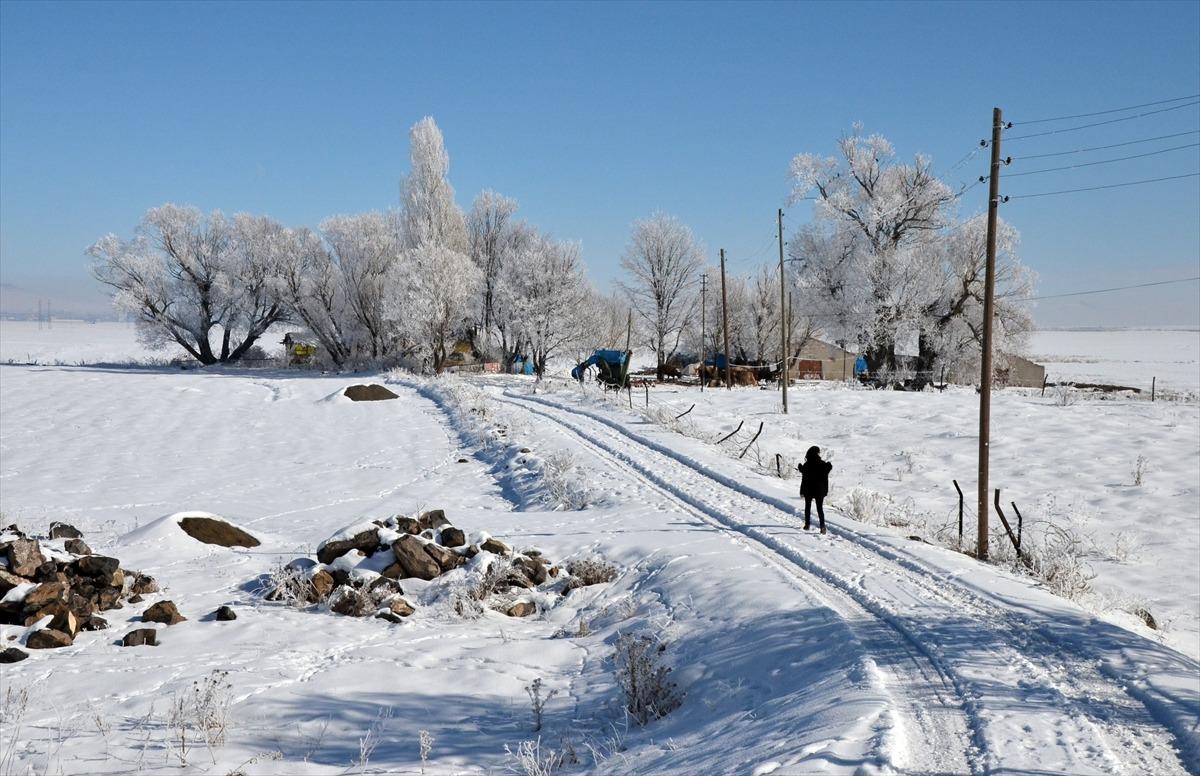 Doğu Anadolu'da soğuk hava etkisini s&uuml;rd&uuml;r&uuml;yor