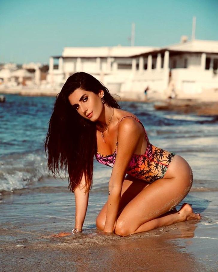 Ünlü basketbolcu Valentina Vignali'nin çırılçıplak pozuna beğeni yağdı G2