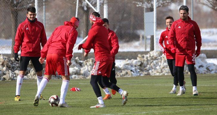 Sivassporlu Mert Hakan Yandaş'tan flaş açıklama G5