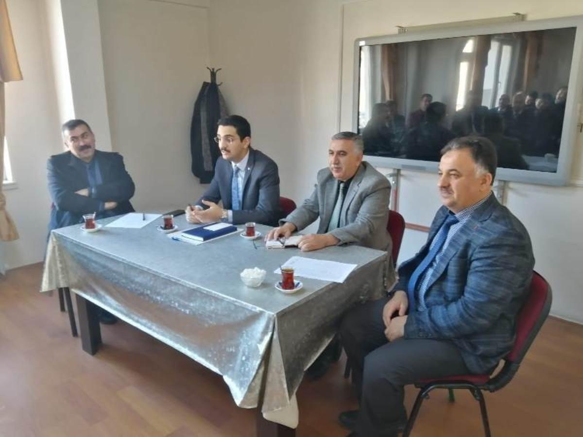 Ak&ccedil;adağ&rsquo;da eğitimin sorunları masaya yatırıldı