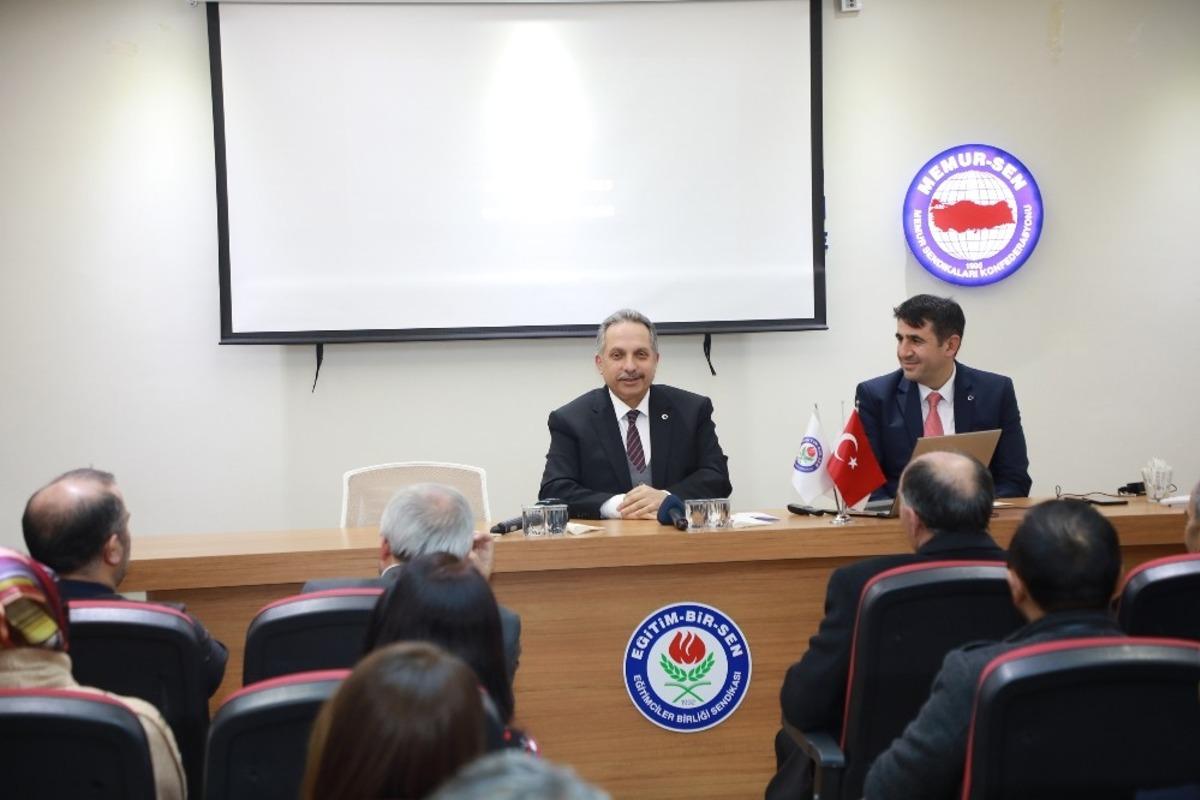 Başkan Yal&ccedil;ın, &ouml;ğretmenlik-belediyecilik sentezini anlattı