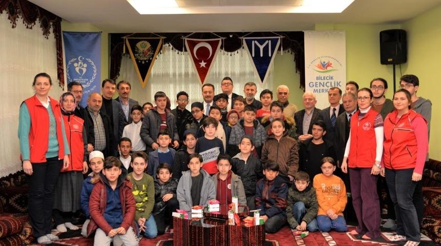 Vali Şent&uuml;rk &ouml;ğrencilerle buluştu