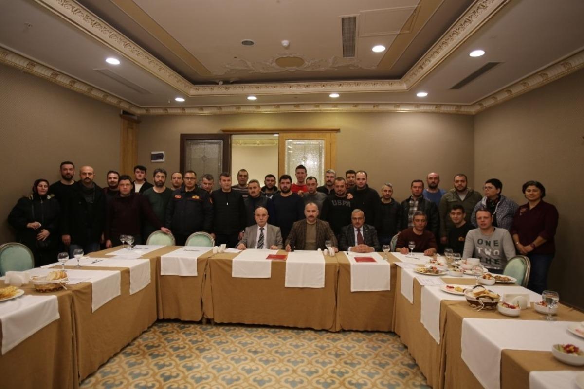 Temel itfaiyeci eğitiminden yararlanan itfaiye eri sayısı 2110&rsquo;na ulaştı