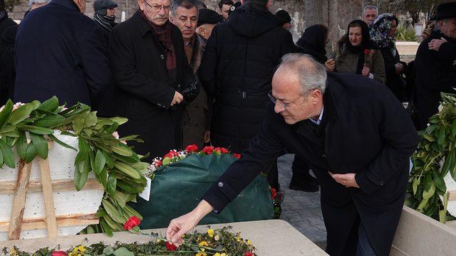 İlhan Cavcav 3'üncü ölüm yıl dönümünde kabri başında anıldı