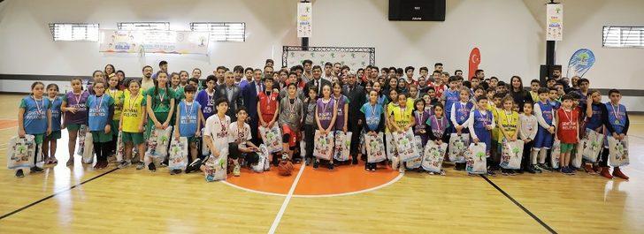 Yıldız basketbolcular Şehit Kamil’i andı G1