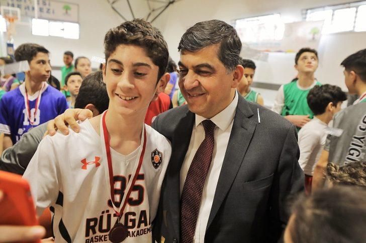 Yıldız basketbolcular Şehit Kamil’i andı G2
