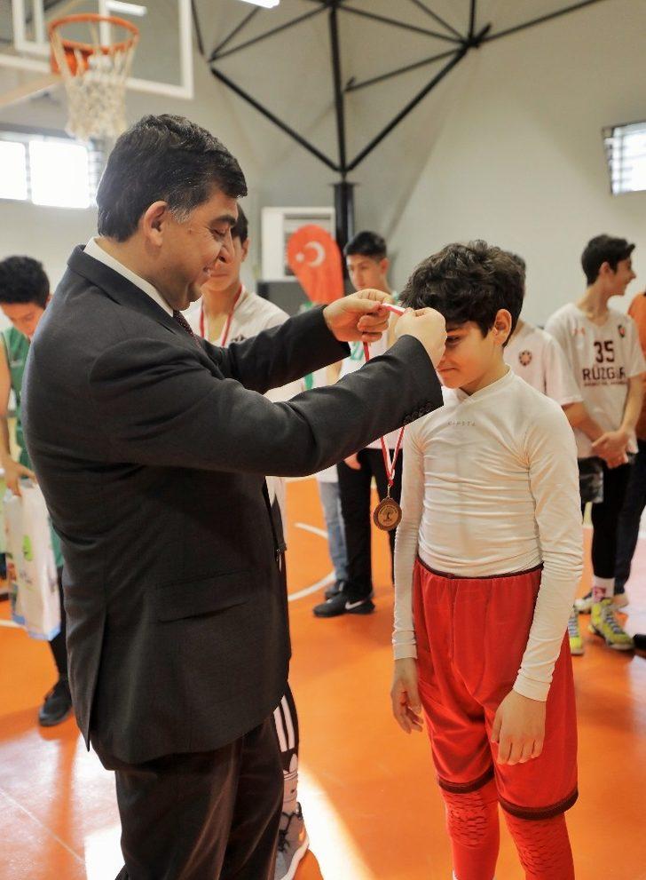 Yıldız basketbolcular Şehit Kamil’i andı G5