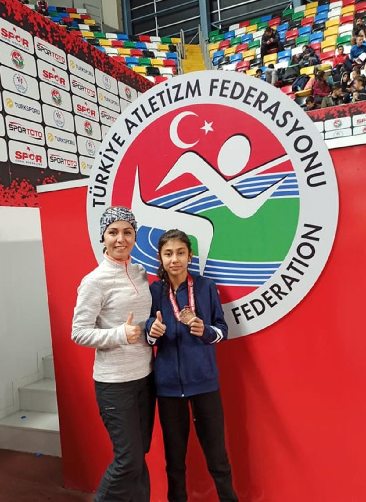 Ispartalı kros&ccedil;ular atletizmde T&uuml;rkiye dereceleri