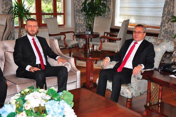 Vali Deniz’e Manisaspor forması G2