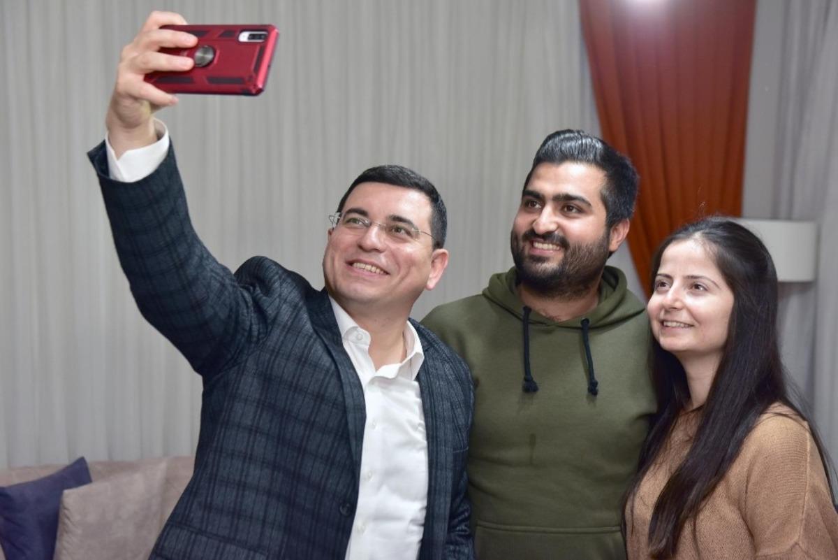 T&uuml;t&uuml;nc&uuml;&rsquo;den ev ziyaretleri