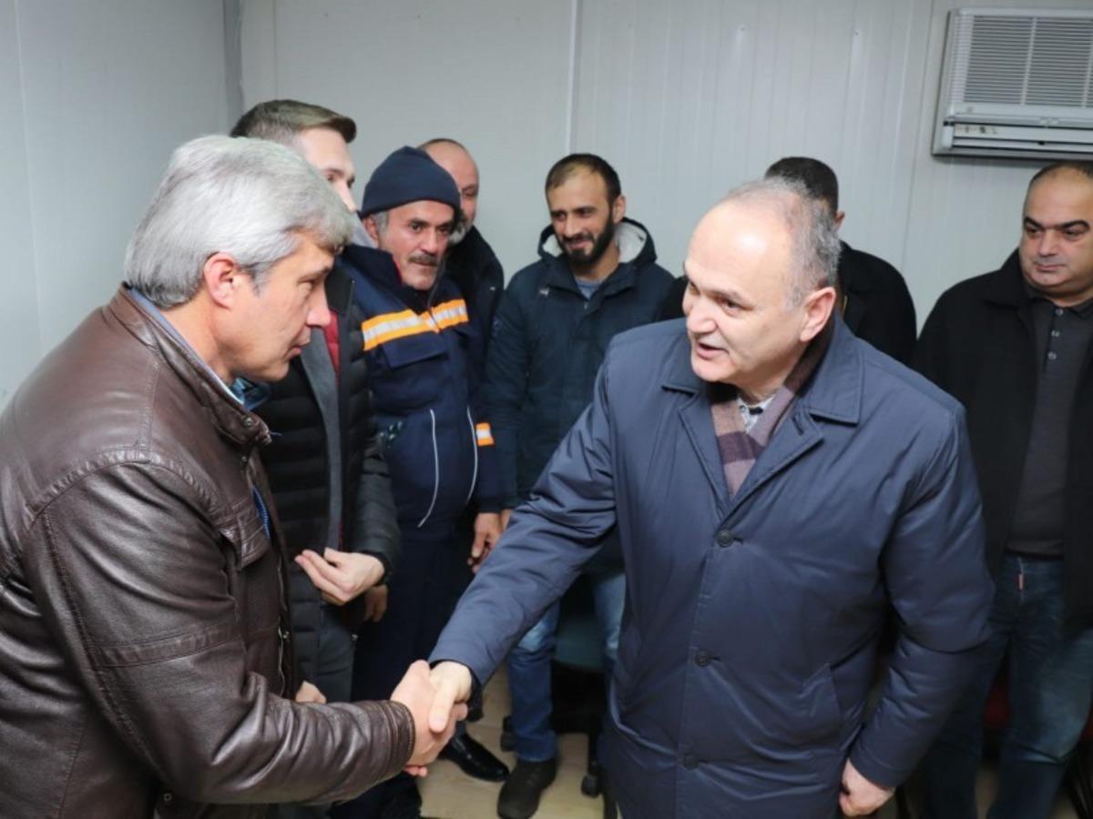 Başkan &Ouml;zl&uuml;&rsquo;den &ccedil;alışanlara s&uuml;rpriz ziyaret