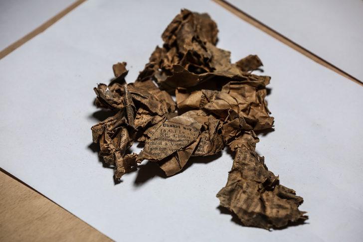 Dolmabahçe Sarayı'ndaki restorasyonda yüz yıllık gazete kupürleri bulundu! G1