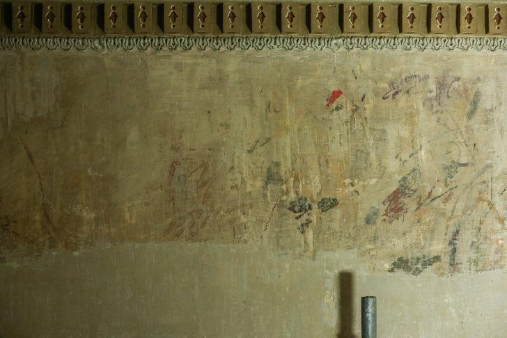 Dolmabahçe Sarayı'ndaki restorasyonda yüz yıllık gazete kupürleri bulundu! G5