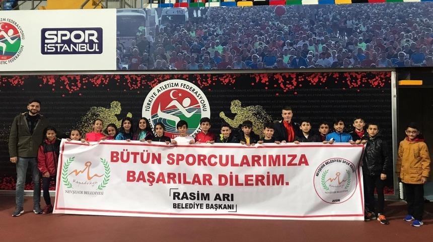 Nevşehir Belediyesporlu sporcular atletizmde 3 madalya kazandı