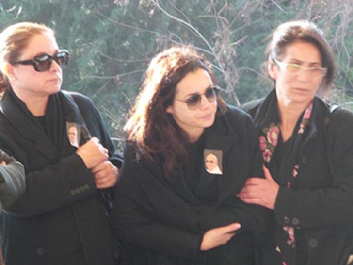 Özgü Namal'ın acı günü G2