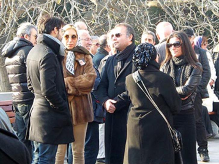 Özgü Namal'ın acı günü G4