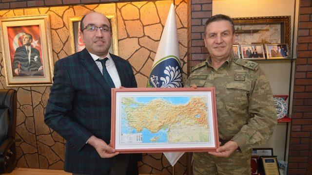 Afyonkarahisar Garnizon Komutanı Tuğgeneral Osman Alp’den Başkan Mustafa Çöl’e ziyaret