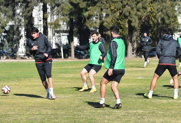 Aliağaspor FK, Ayvalıkgücü Belediye Spor’a konuk olacak G3