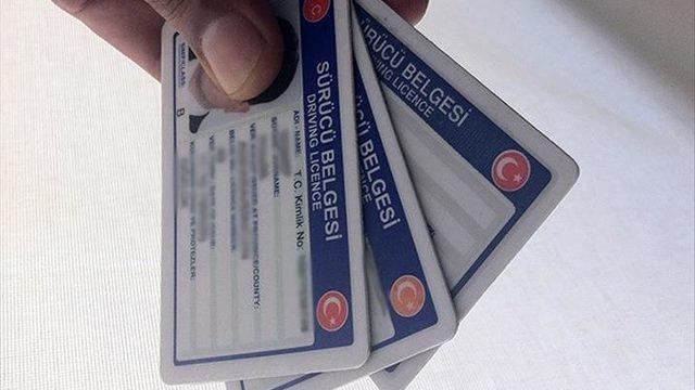 Ehliyet almak için yaş bekleyenler dikkat! Resmi Gazete'de yayımlandı... Artık yaş beklemenize gerek yok! 