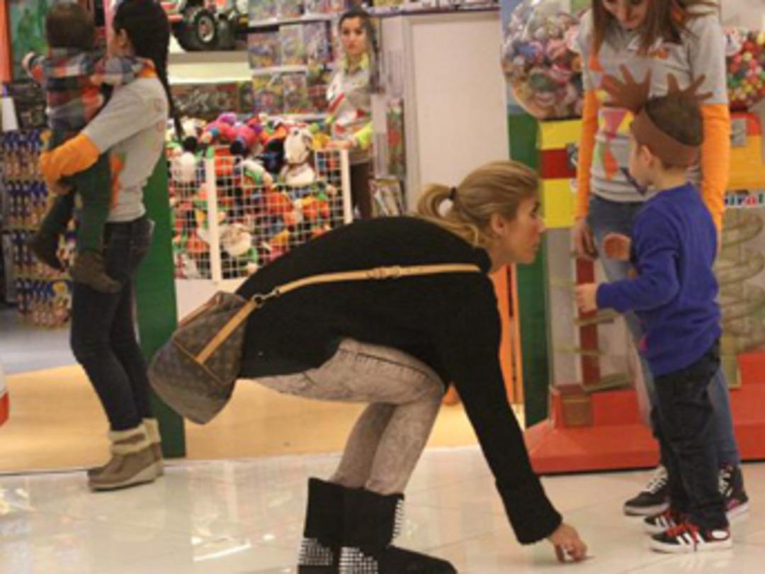 &Ccedil;ağla Şıkel'den mutlu aile tablosu