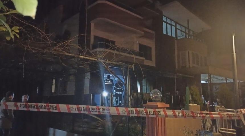 Evini benzin d&ouml;k&uuml;p ateşe vermiş