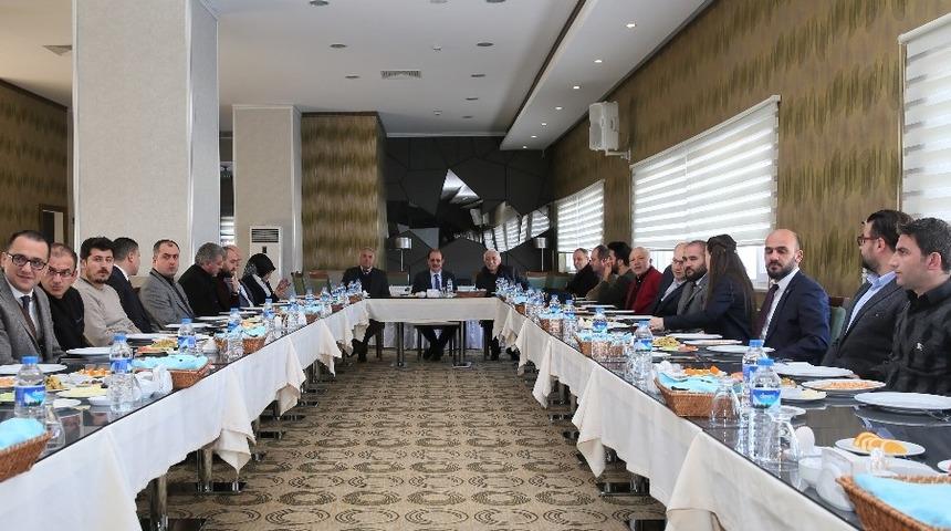 Bayburt Üniversitesi Rektörü Selçuk Coşkun, gazetecilerle buluştu